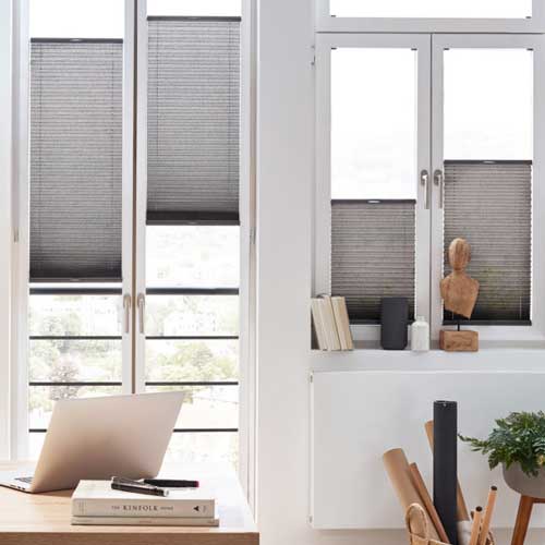 Funkcióból design: pliszéfüggöny a modern irodákban